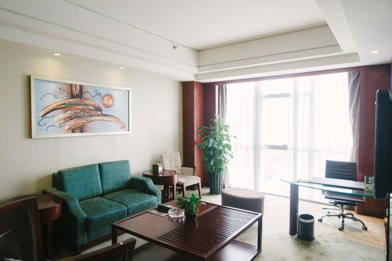 马鞍山海外海皇冠大酒店 外观 照片